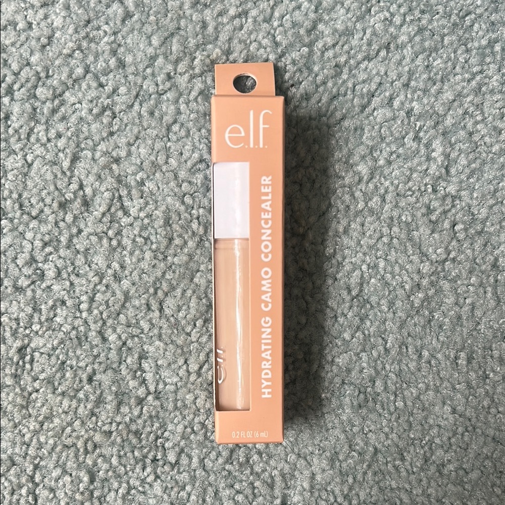 e.l.f. Hydrating Camo Concealer - Light ivory